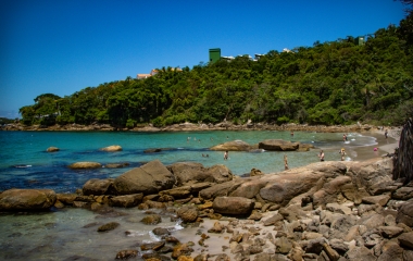 PRAIAS DE BOMBINHAS - MystrasMystras