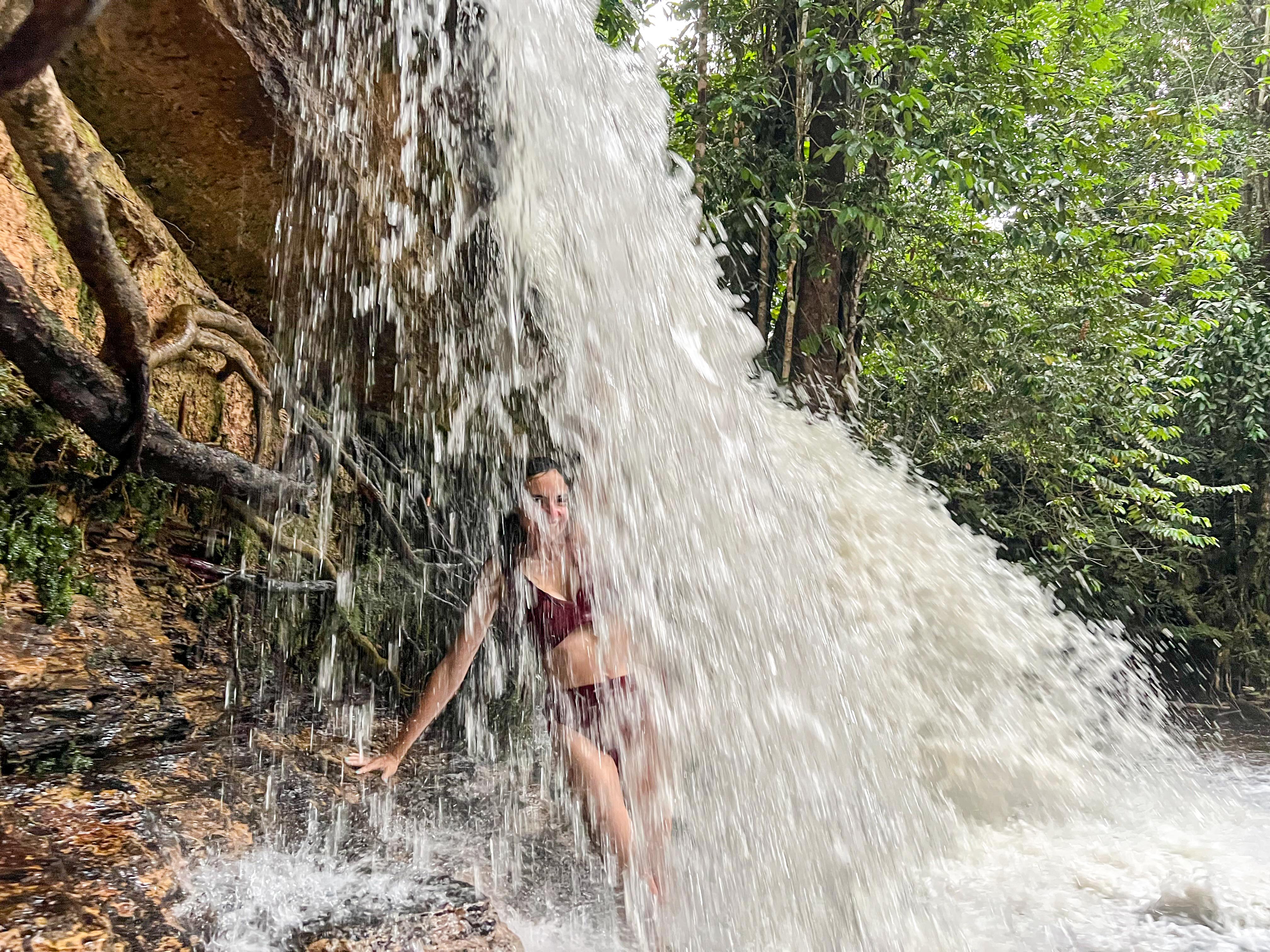 PRESIDENTE FIGUEIREDO: Cachoeira Asframa