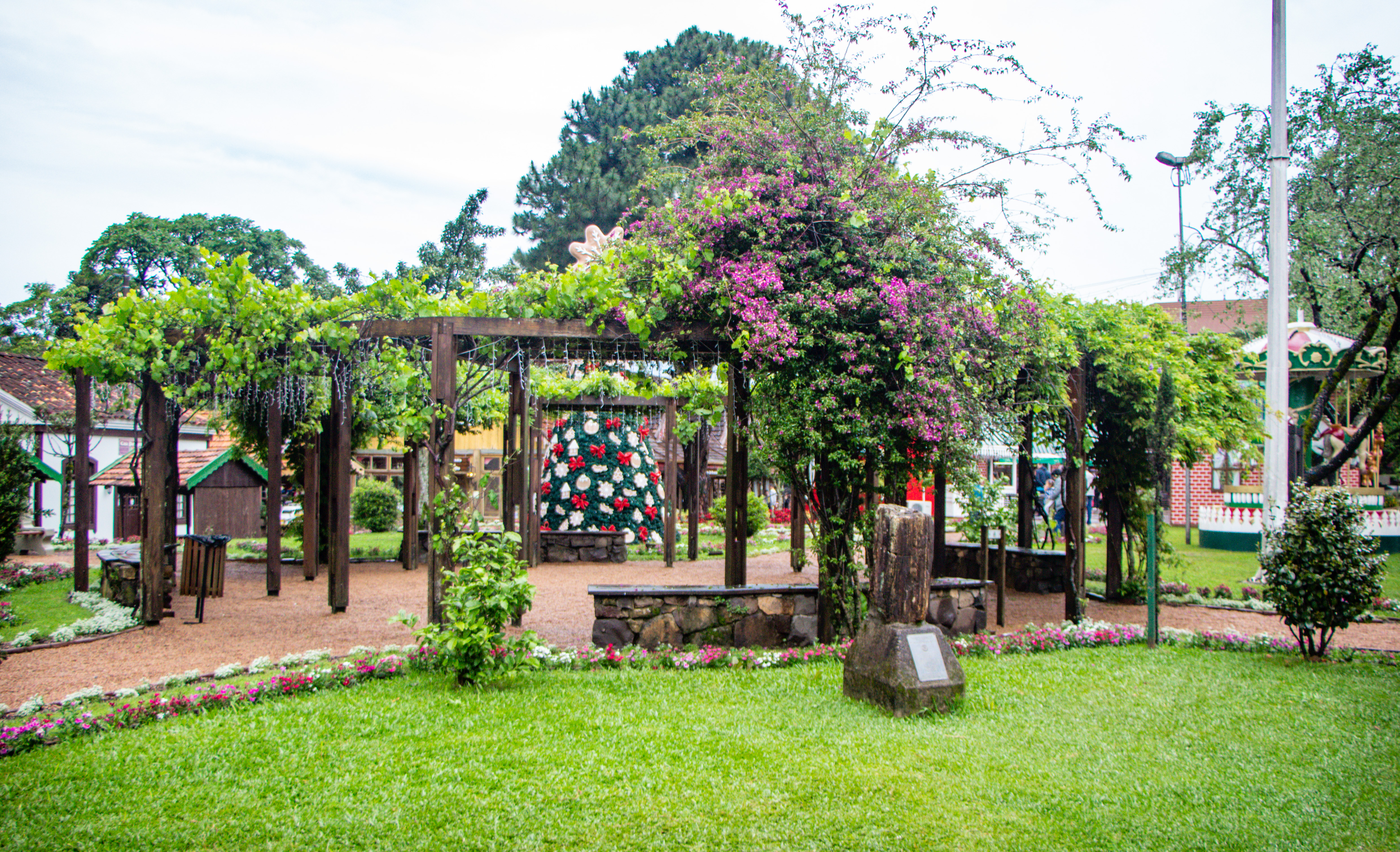 O QUE FAZER DE GRAÇA EM GRAMADO Praça das Etnias