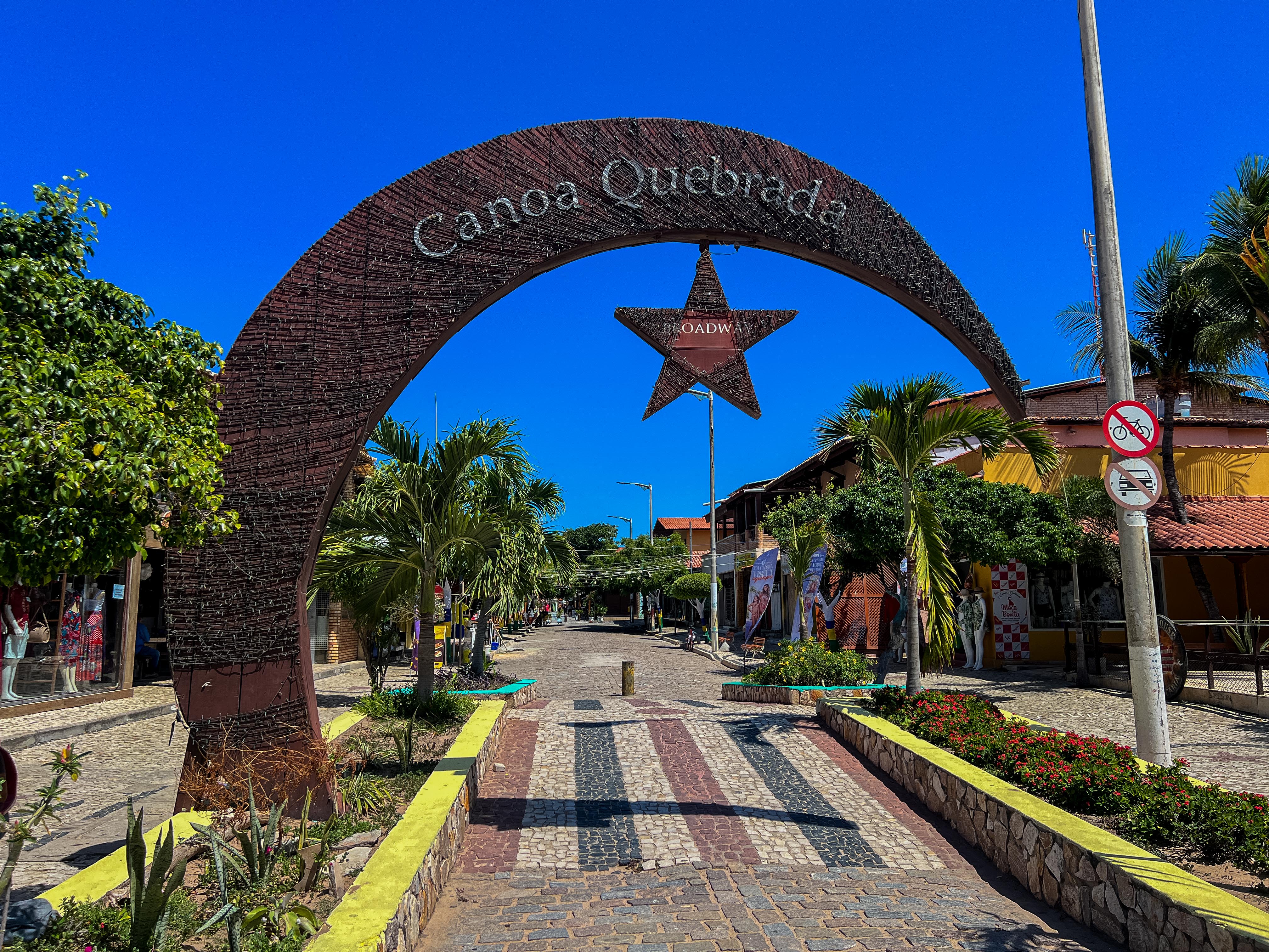 CANOA QUEBRADA, Broadway